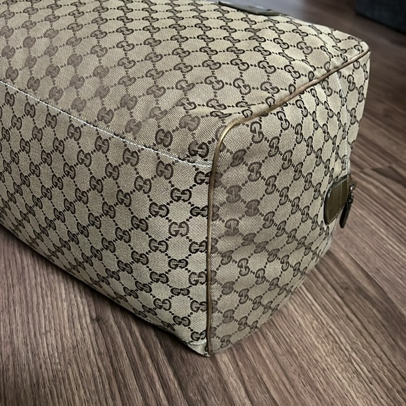 A 227 - 💯 % authentic Gucci duffel bag - Picture 14 of 16